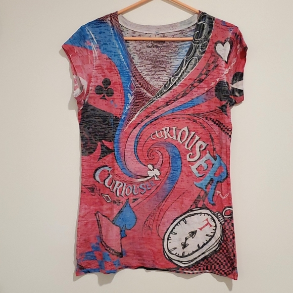 Disney Tops - WDW Disneyland Alice-in-Wonderland curiouser timepiece Med.